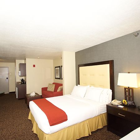 Holiday Inn Express Ogden By Ihg Exterior photo