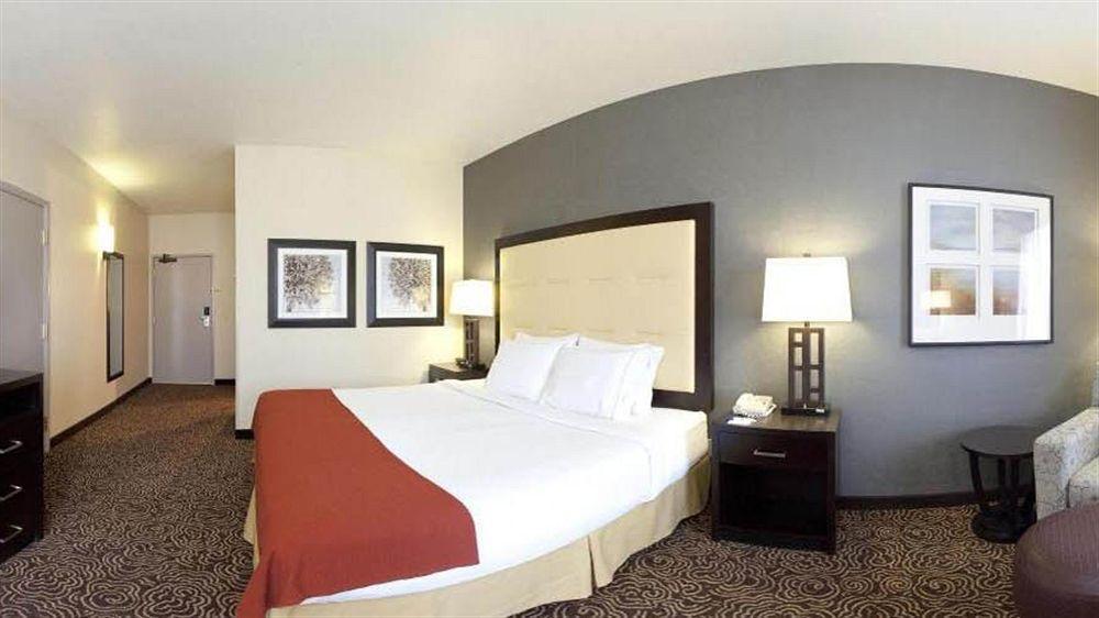 Holiday Inn Express Ogden By Ihg Exterior photo