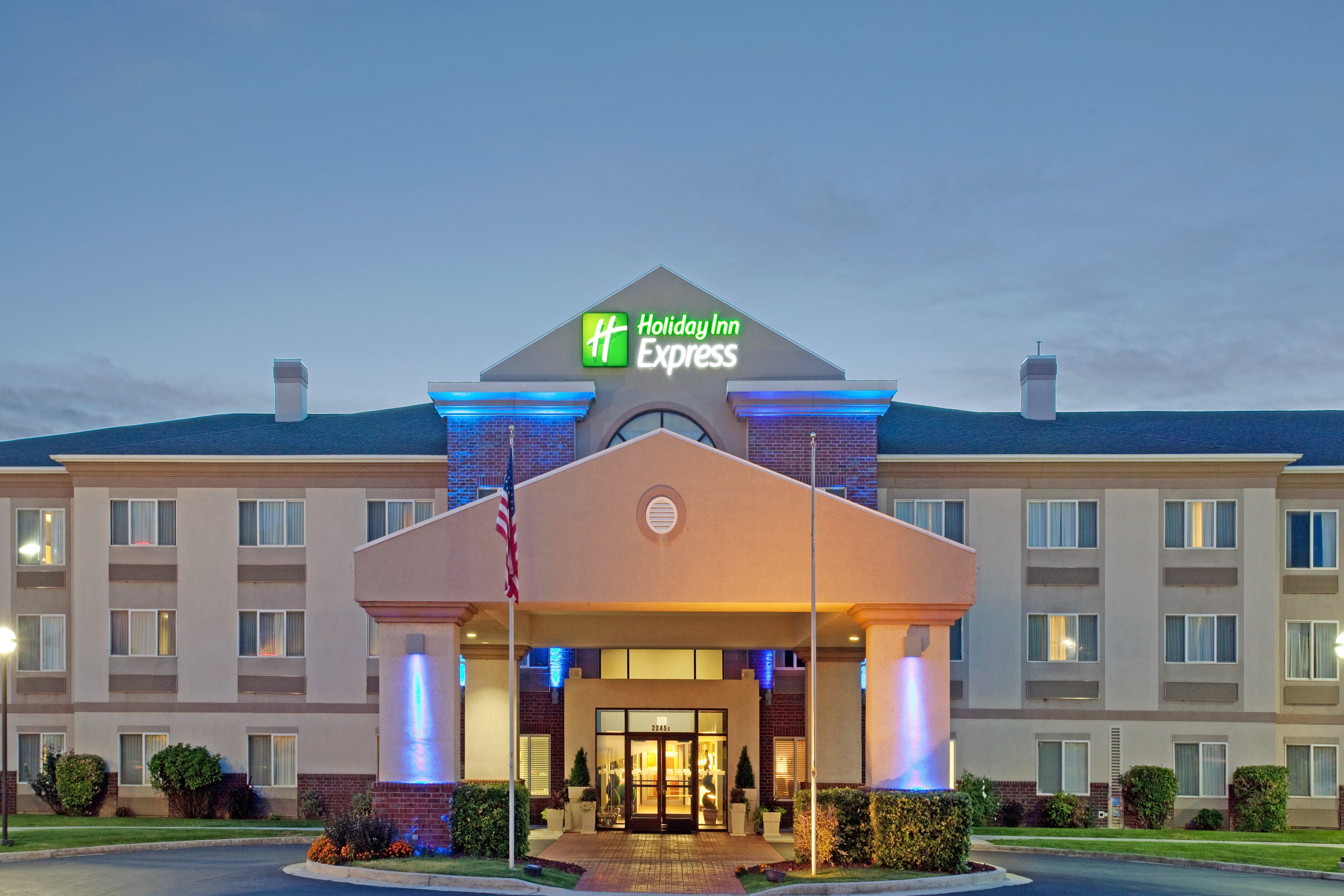 Holiday Inn Express Ogden, An Ihg Hotel Exterior photo