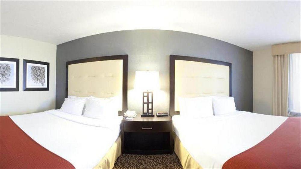 Holiday Inn Express Ogden By Ihg Exterior photo